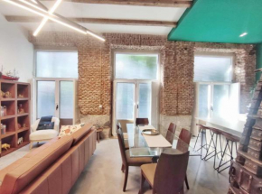 Madrid Sunlit Loft